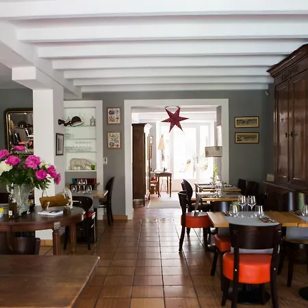 Les Jardins De La Livree לינה וארוחת בוקר 4*
