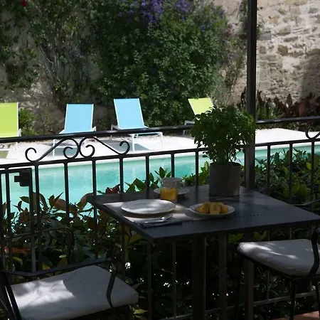 Les Jardins De La Livree לינה וארוחת בוקר Villeneuve-lès-Avignon