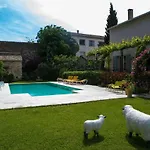 Bed & Breakfast Les Jardins De La Livree Villeneuve-les-Avignon