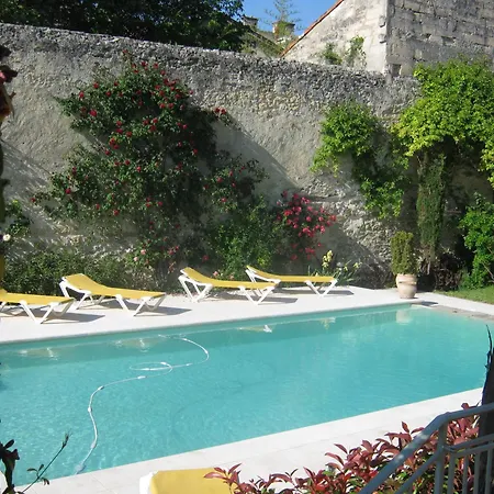 Les Jardins De La Livrée Bed & Breakfast