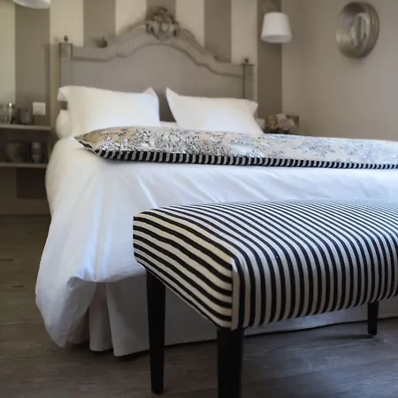 Bed & Breakfast Les Jardins De La Livree
