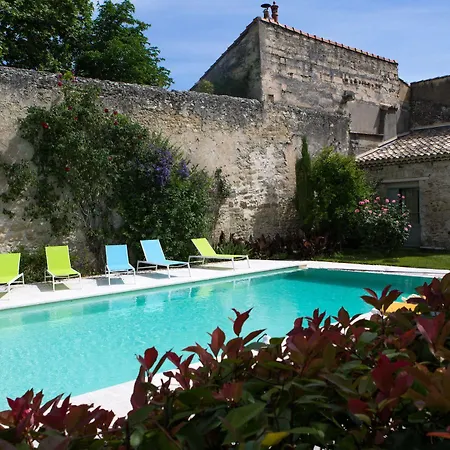 Les Jardins De La Livrée Bed & Breakfast 3*
