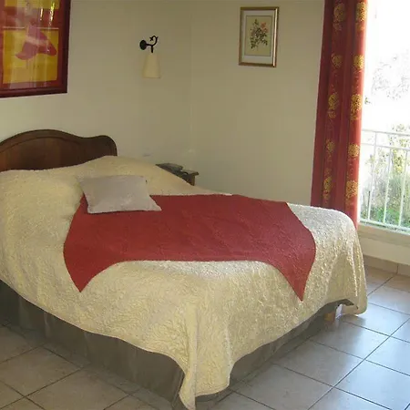 Les Jardins De La Livree Bed & Breakfast
