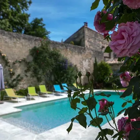 Les Jardins De La Livrée Bed & Breakfast 3*
