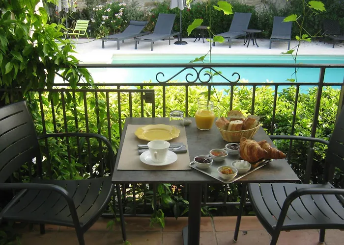 Bed and Breakfast Les Jardins De La Livree Villeneuve-lès-Avignon