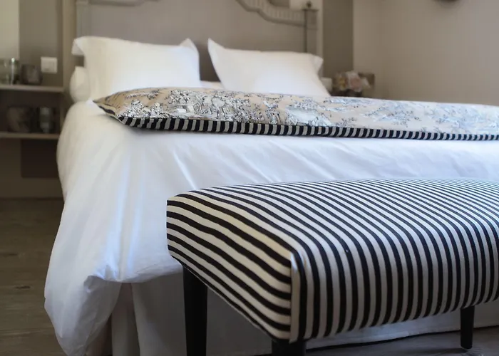 Bed and Breakfast Les Jardins De La Livree