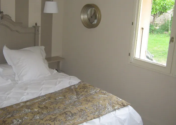 Bed and Breakfast Les Jardins De La Livree 4*