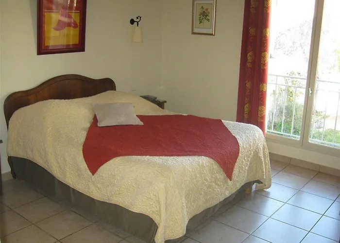 Les Jardins De La Livree Bed and Breakfast