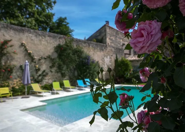 Les Jardins De La Livree Bed and Breakfast 4*