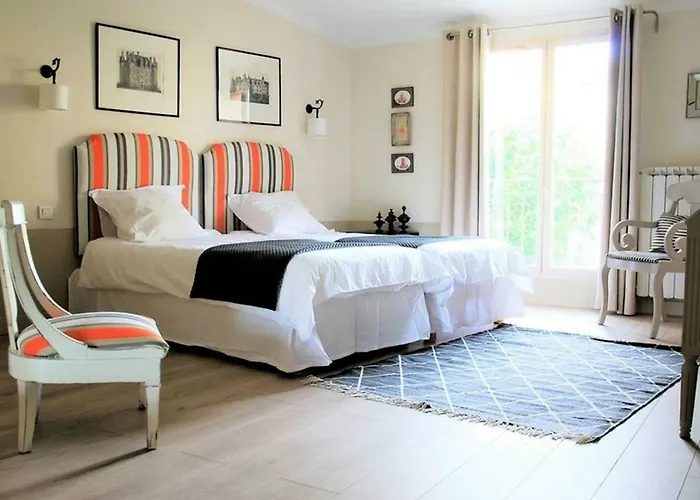 Les Jardins De La Livree Bed and Breakfast 4*